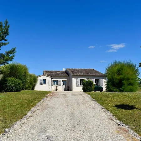 Vakantiehuis L'acacia- Charming House For A Countryside Gateway - Tennis Court Chalais (Charente)